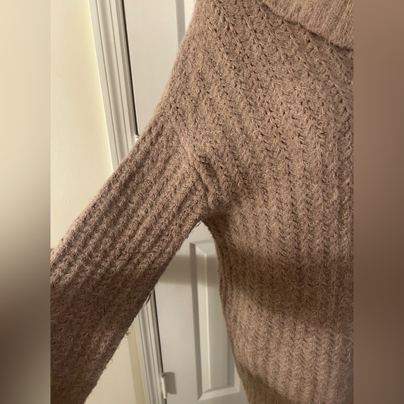 Anthropologie Oversized Chunky Turtleneck Swearer - Picture 7 of 11